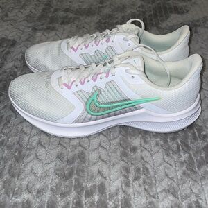 Nike Women's White and Mint Athletic Shoes